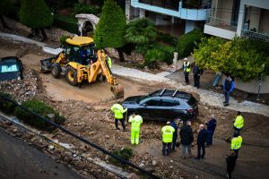 Άνω Γλυφάδα: Παγίδες θανάτου μέσα στον αστικό ιστό – Το νερό θυμάται τη διαδρομή του
