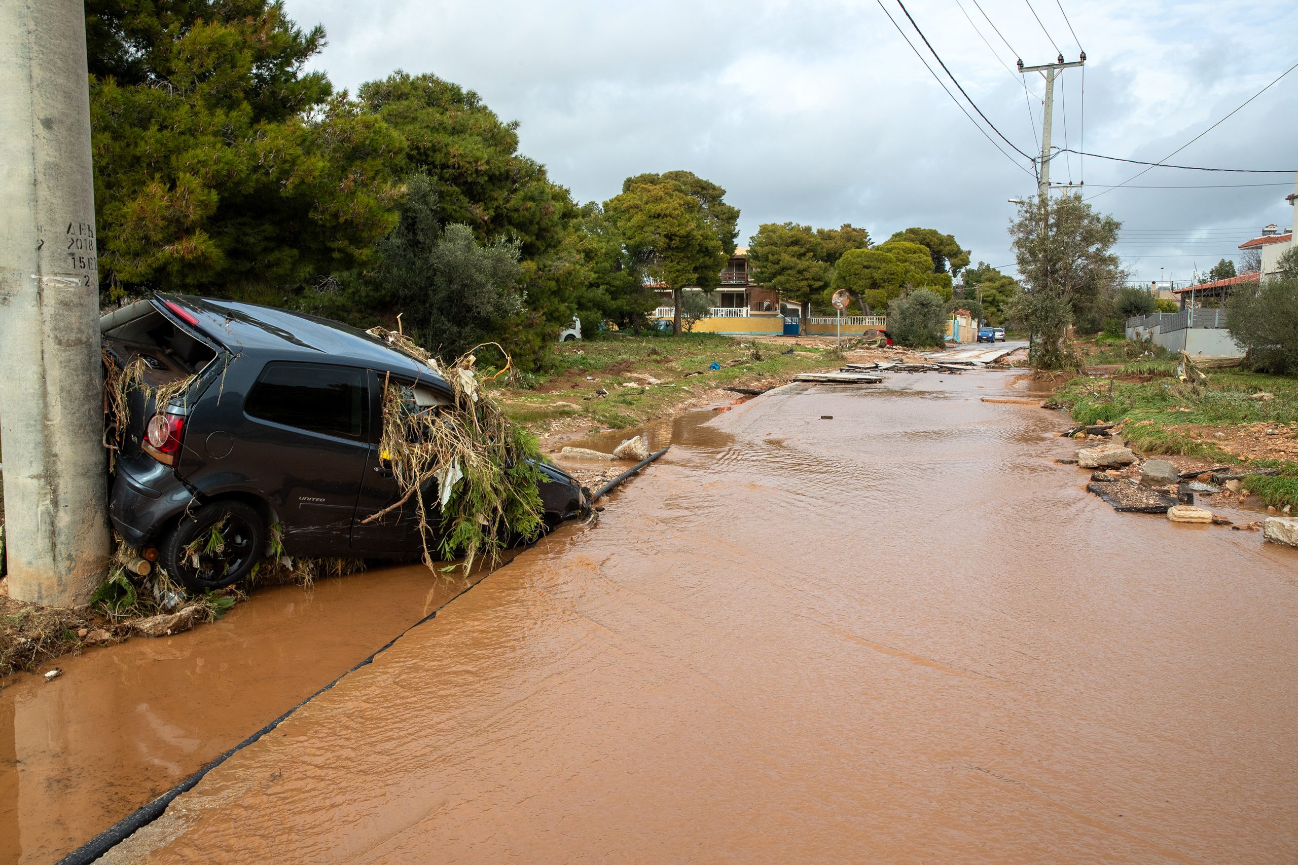 &Kappa;&alpha;&kappa;&omicron;&kappa;&alpha;&iota;&rho;ί&alpha;: &Nu;&epsilon;&kappa;&rho;&omicron;ί, &delta;&rho;ό&mu;&omicron;&iota; &pi;&omicron;&tau;ά&mu;&iota;&alpha;, &sigma;&pi;ί&tau;&iota;&alpha; &beta;&upsilon;&theta;&iota;&sigma;&mu;έ&nu;&alpha; &sigma;&tau;&eta; &lambda;ά&sigma;&pi;&eta; &ndash; &Pi;&omicron;ύ &theta;&alpha; &laquo;&chi;&tau;&upsilon;&pi;ή&sigma;&epsilon;&iota;&raquo; &tau;&iota;&sigmaf; &epsilon;&pi;ό&mu;&epsilon;&nu;&epsilon;&sigmaf; ώ&rho;&epsilon;&sigmaf;