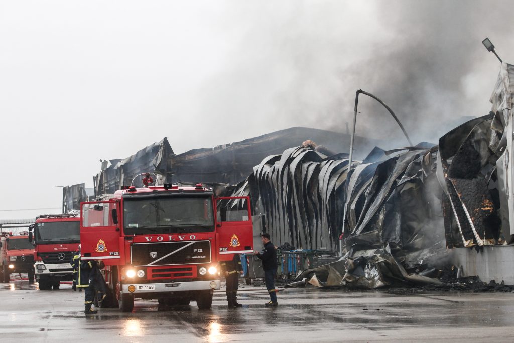 Εργοστάσιο «Βιολάντα»: Αναζητούνται τα αίτια της τραγωδίας – Συνεχίζονται οι έρευνες για την πέμπτη γυναίκα