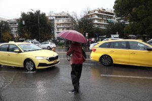 Προ των πυλών η κακοκαιρία Kristin: Πού θα χτυπήσουν καταιγίδες και ισχυρές βροχές – Τι θα γίνει στην Αττική