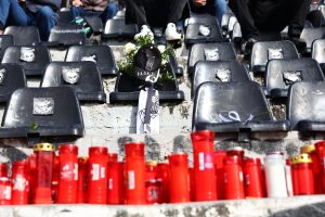 Live – Δυστύχημα στη Ρουμανία: Επαναπατρίζονται οι τραυματίες οπαδοί του ΠΑΟΚ – Το απόγευμα η επιστροφή των σορών