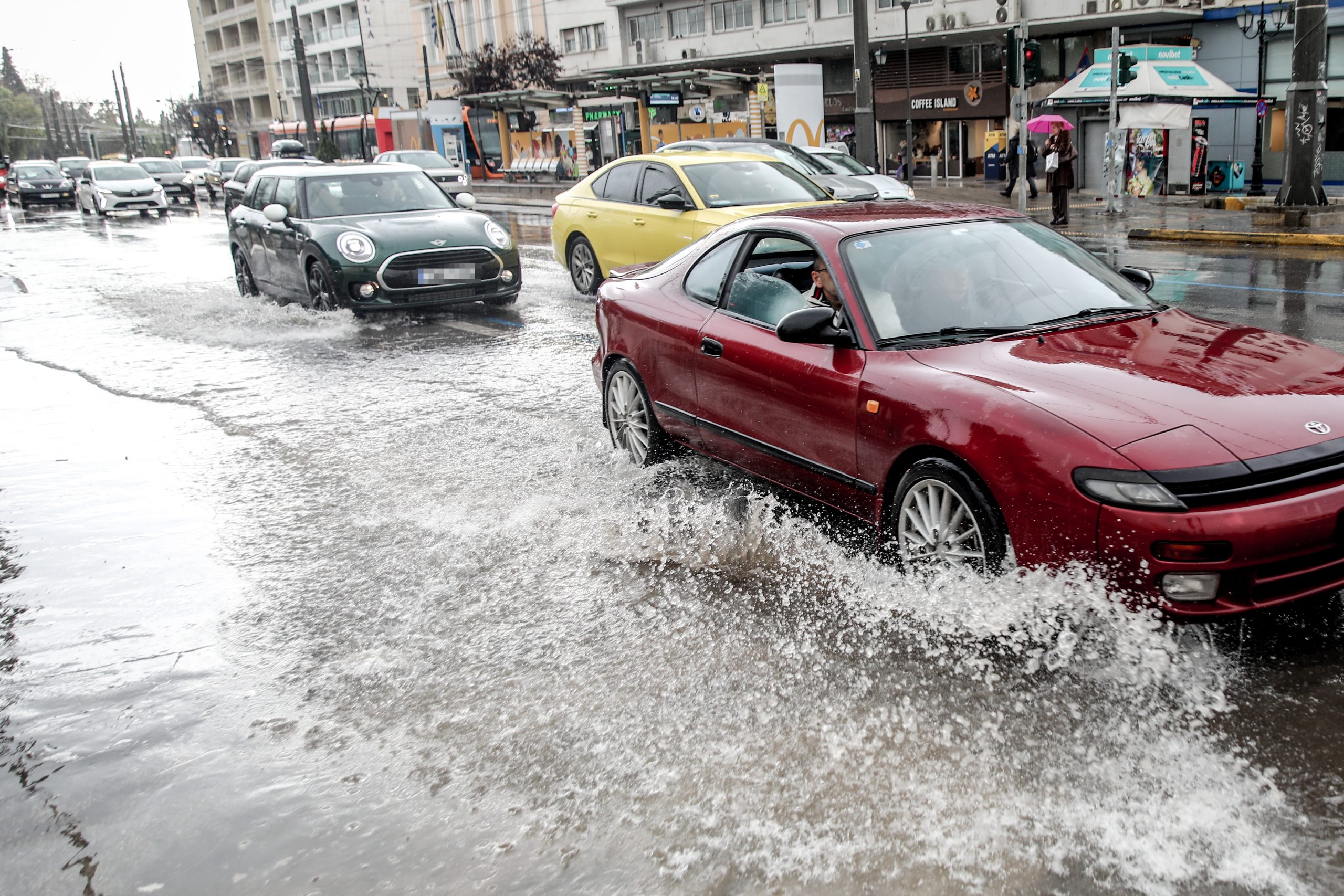 &Omicron; &laquo;&chi;ά&rho;&tau;&eta;&sigmaf;&raquo; &tau;&eta;&sigmaf; &kappa;&alpha;&kappa;&omicron;&kappa;&alpha;&iota;&rho;ί&alpha;&sigmaf;: &Pi;ό&sigma;&omicron; &theta;&alpha; &kappa;&rho;&alpha;&tau;ή&sigma;&omicron;&upsilon;&nu; &omicron;&iota; &iota;&sigma;&chi;&upsilon;&rho;έ&sigmaf; &kappa;&alpha;&tau;&alpha;&iota;&gamma;ί&delta;&epsilon;&sigmaf; &ndash; &Pi;ό&tau;&epsilon; &theta;&alpha; &pi;&lambda;&eta;&gamma;&epsilon;ί &eta; &Alpha;&tau;&tau;&iota;&kappa;ή, &omicron;&iota; &pi;&epsilon;&rho;&iota;&omicron;&chi;έ&sigmaf; &mu;&epsilon; &ldquo;red code&rdquo;