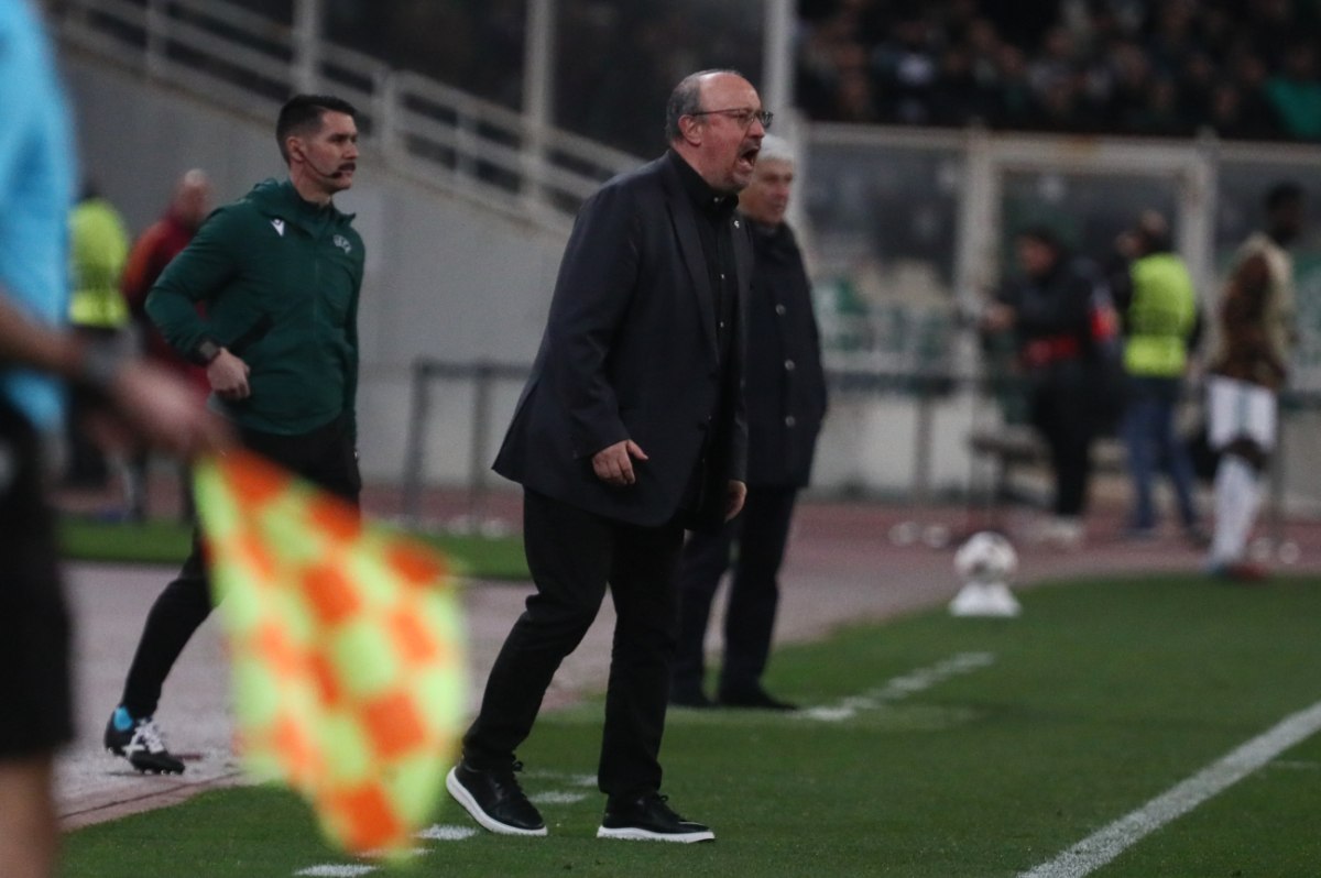 &Mu;&pi;&epsilon;&nu;ί&tau;&epsilon;&theta;: &laquo;&Sigma;&upsilon;&mu;&pi;&alpha;&gamma;ή&sigmaf;, &sigma;&kappa;&lambda;&eta;&rho;&omicron;&tau;&rho;ά&chi;&eta;&lambda;&eta; &omicron;&mu;ά&delta;&alpha; &eta; &Pi;&lambda;&zeta;&epsilon;&nu;&raquo;