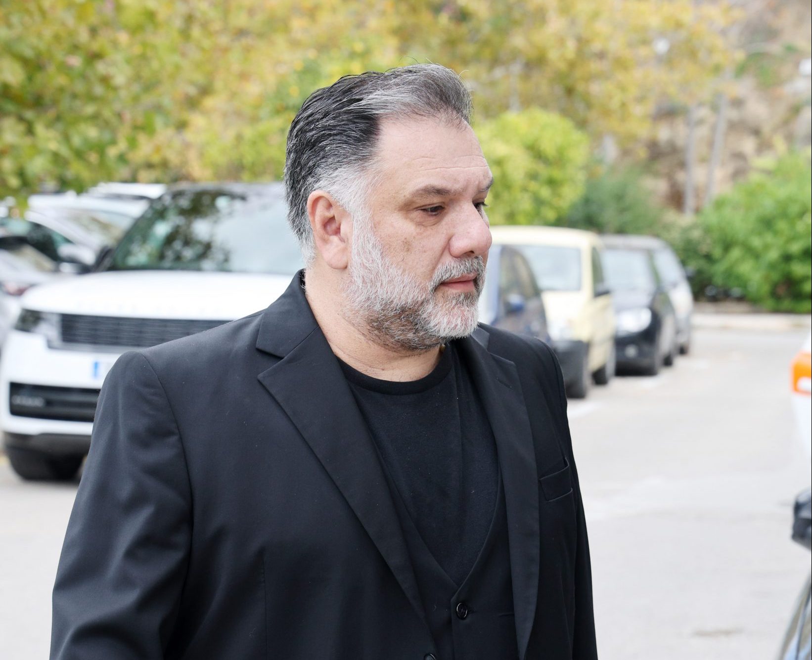 &Beta;&alpha;&rho;ύ &pi;έ&nu;&theta;&omicron;&sigmaf; &gamma;&iota;&alpha; &tau;&omicron;&nu; &Gamma;&rho;&eta;&gamma;ό&rho;&eta; &Alpha;&rho;&nu;&alpha;&omicron;ύ&tau;&omicron;&gamma;&lambda;&omicron;&upsilon;: &Pi;έ&theta;&alpha;&nu;&epsilon; &eta; &mu;&eta;&tau;έ&rho;&alpha; &tau;&omicron;&upsilon; &ndash; &laquo;&Pi;ή&gamma;&alpha;&iota;&nu;&epsilon; &nu;&alpha; &xi;&epsilon;&kappa;&omicron;&upsilon;&rho;&alpha;&sigma;&tau;&epsilon;ί&sigmaf;, &tau;&alpha;&lambda;&alpha;&iota;&pi;&omega;&rho;ή&theta;&eta;&kappa;&epsilon;&sigmaf; &pi;&omicron;&lambda;ύ&hellip;&raquo;