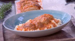 Σουτζουκάκια: Ένα πιάτο γεμάτο άρωμα και γεύση από τον Δημήτρη Σκαρμούτσο