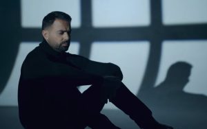 «ΤΑ ΝΕΑ» στα γυρίσματα του βίντεοκλιπ του νέου τραγουδιού του Ηλία  Βρεττού – Πρωταγωνιστεί η κόρη της Υρώς Μανέ