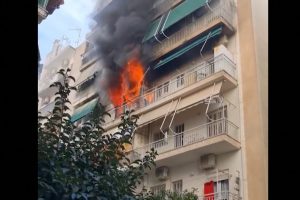 Συναγερμός στην Νέα Σμύρνη: Φωτιά σε διαμέρισμα – Εκκενώθηκε η πολυκατοικία