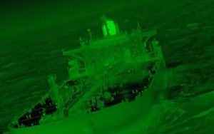 Καρέ καρέ το «Ρεσάλτο» Γάλλων κομάντο σε τάνκερ του ρωσικού «σκιώδους» στόλου