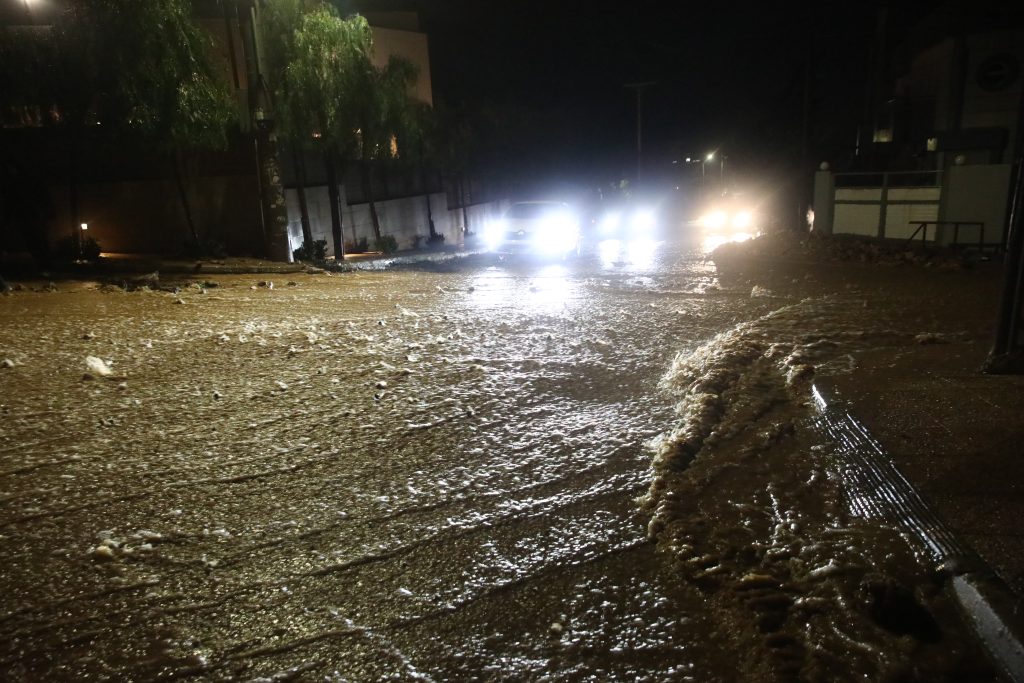 Καιρός: Πού βρέχει αυτή την ώρα στην Αττική – Προειδοποίηση Καλλιάνου για έντονα φαινόμενα