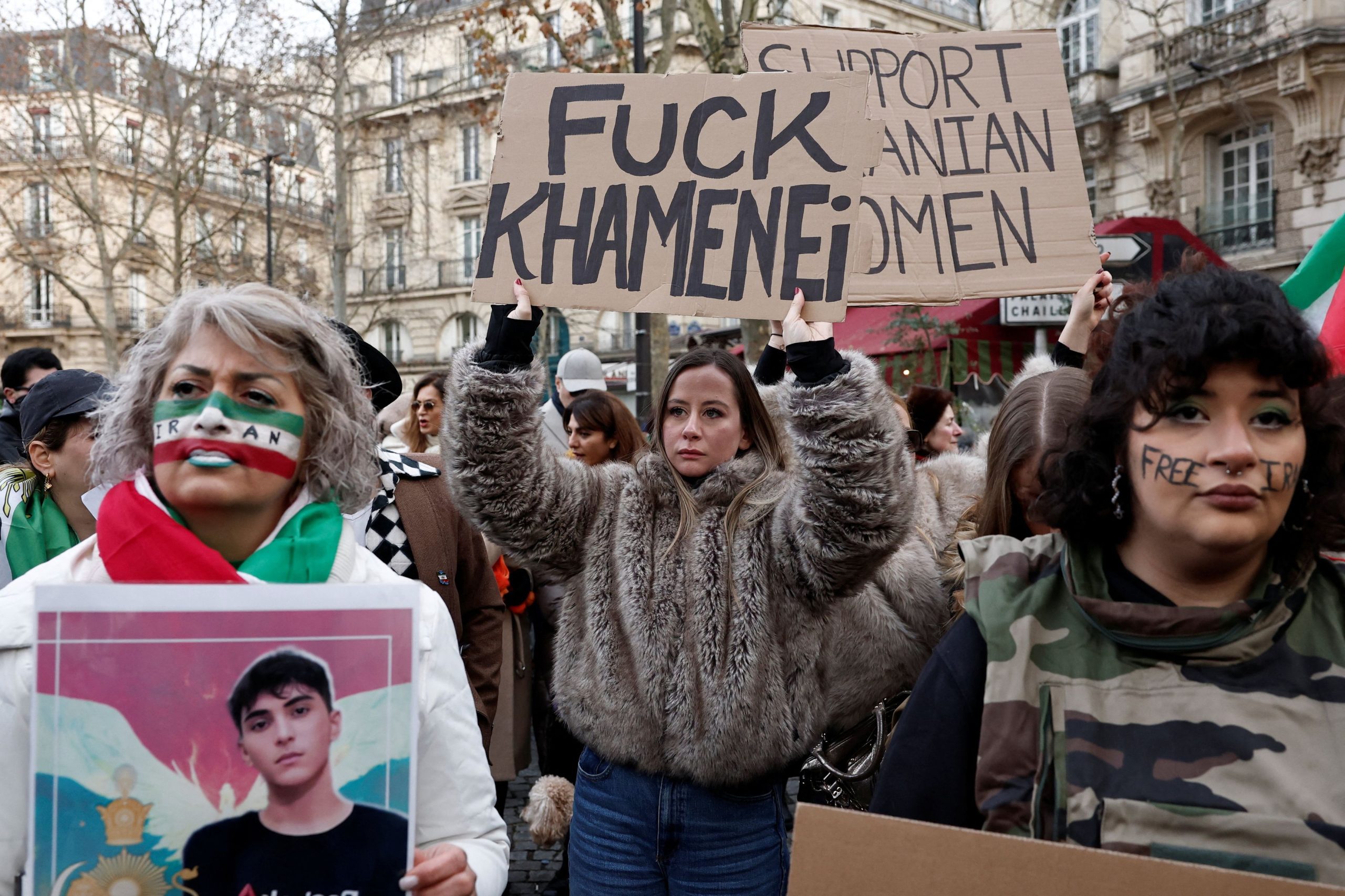 Ώρα μηδέν: Ιράν όπως Βενεζουέλα; Η καταστολή εντείνεται, οι διαδηλωτές επιμένουν