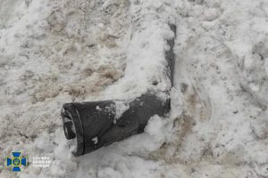 Ορέσνικ: Οι φωτογραφίες από τα θραύσματα του υπερόπλου του Πούτιν που συγκλόνισε την Ουκρανία