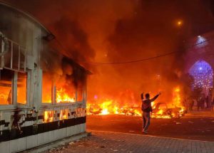 Κόλαση στο Ιράν: Πάνω από 400 νεκροί σύμφωνα με την HRA – Ενημέρωση από τον Τραμπ την Τρίτη