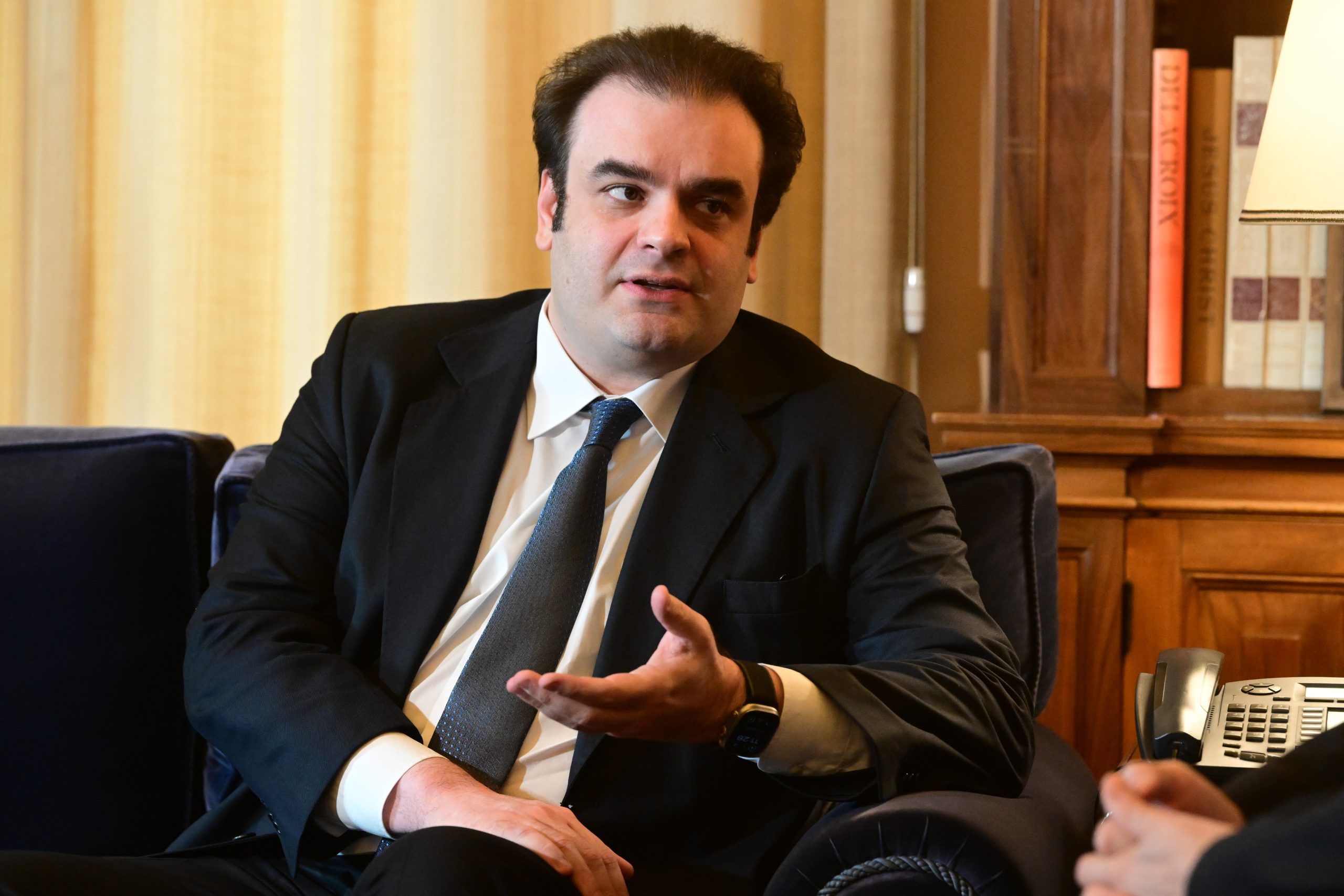 &Pi;&iota;&epsilon;&rho;&rho;&alpha;&kappa;ά&kappa;&eta;&sigmaf; &kappa;&alpha;&tau;ά &pi;&alpha;&rho;ά&nu;&omicron;&mu;&omicron;&upsilon; &tau;&zeta;ό&gamma;&omicron;&upsilon;: &laquo;&Alpha;&nu;&alpha;&kappa;&rho;&iota;&tau;έ&sigmaf;&raquo; &omicron;&iota; &epsilon;&lambda;&epsilon;&gamma;&kappa;&tau;έ&sigmaf; &kappa;&alpha;&iota; &psi;&eta;&phi;&iota;&alpha;&kappa;ό &mu;&pi;&lambda;ό&kappa;&omicron; &sigma;&epsilon; Influencers