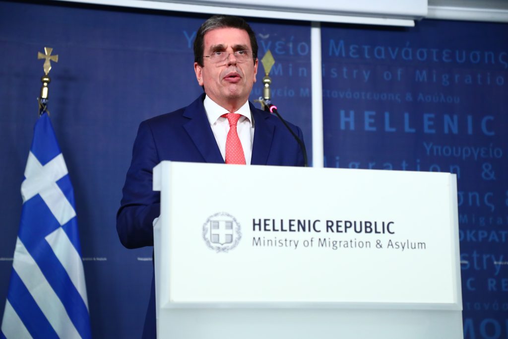 «Καρφιά» Καιρίδη για Γεωργιάδη: «Άλλο πράγμα να είμαστε συγκρατημένοι για τον Τραμπ και άλλο να χειροκροτάμε»