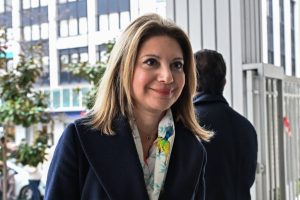 Από τα σύννεφα!