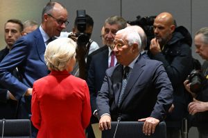 Σύνοδος Κορυφής: Πώς θα κινηθούν οι Ευρωπαίοι ηγέτες απέναντι στον απρόβλεπτο Τραμπ