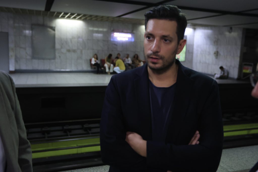 Κυρανάκης στο “Face 2 Face”: Είμαι προϊόν καλοκαιρινού έρωτα στη Σκιάθο – Δεν του κρατάω κακία, είναι ο βιολογικός μου πατέρας