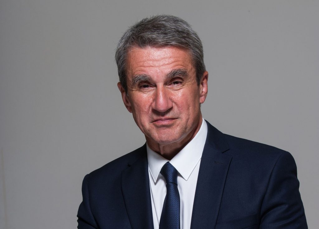 Ο δρόμος της σύγκρουσης