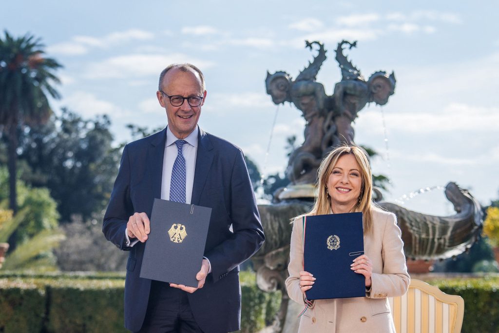 Politico: Με τον αραμπά ο Γαλλογερμανικός άξονας – Το δίδυμο Μερτς- Μελόνι φέρνει νέες ισορροπίες στην ΕΕ