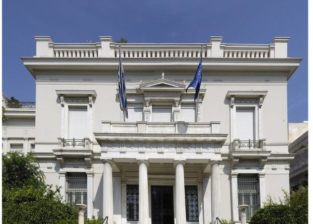 Μπενάκη, Rolex, επίσημο ρολόι και η έκθεση Ακριθάκη