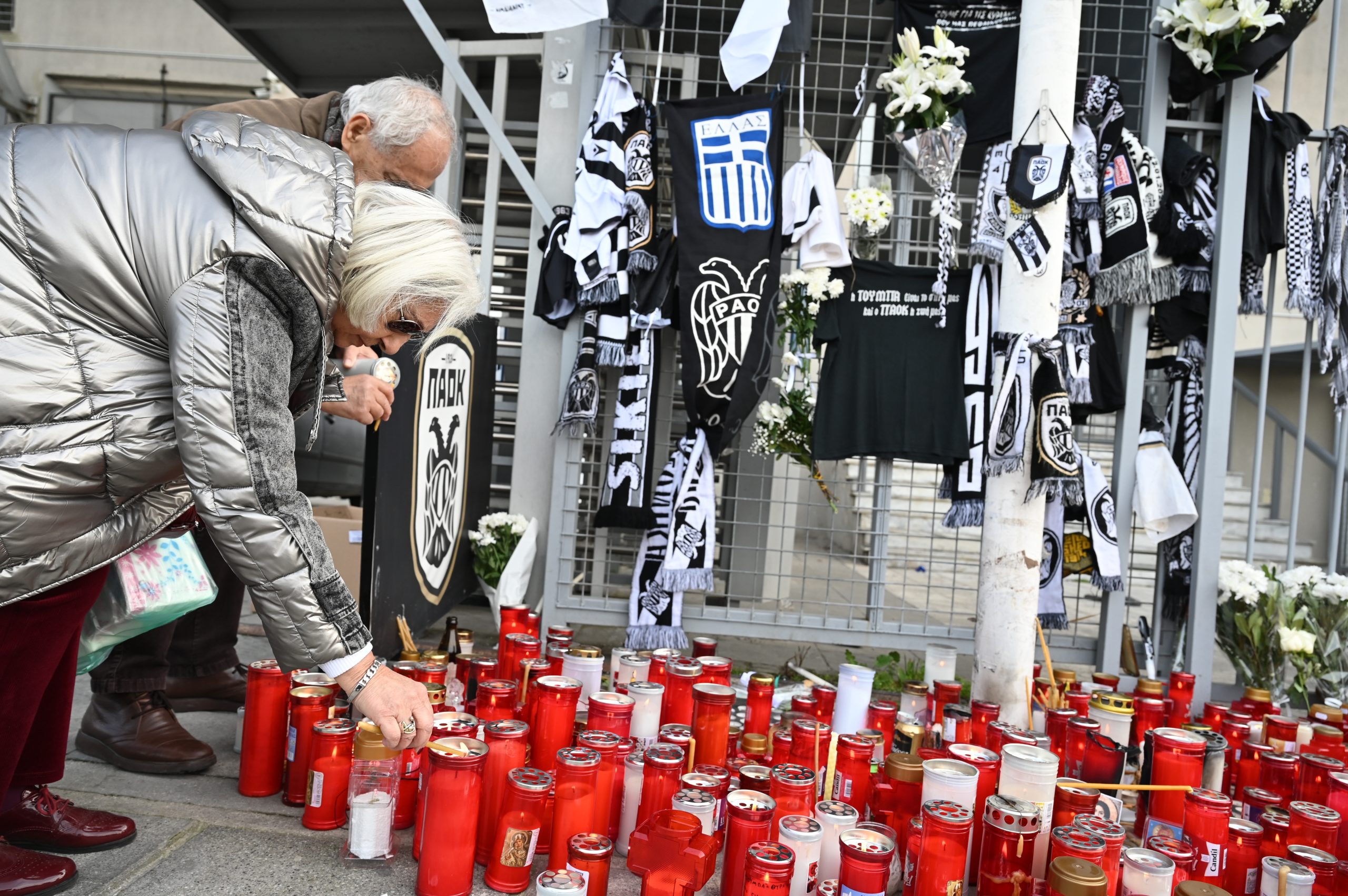 &Tau;&eta;&nu; &Pi;έ&mu;&pi;&tau;&eta; &epsilon;&pi;&alpha;&nu;&alpha;&pi;&alpha;&tau;&rho;ί&zeta;&omicron;&nu;&tau;&alpha;&iota; &omicron;&iota; 7 &sigma;&omicron;&rho;&omicron;ί &kappa;&alpha;&iota; έ&nu;&alpha;&sigmaf; &epsilon;&kappa; &tau;&omega;&nu; &tau;&rho;&alpha;&upsilon;&mu;&alpha;&tau;&iota;ώ&nu; &alpha;&pi;ό &tau;&eta;&nu; &tau;&rho;&alpha;&gamma;&omega;&delta;ί&alpha; &sigma;&tau;&eta; &Rho;&omicron;&upsilon;&mu;&alpha;&nu;ί&alpha;