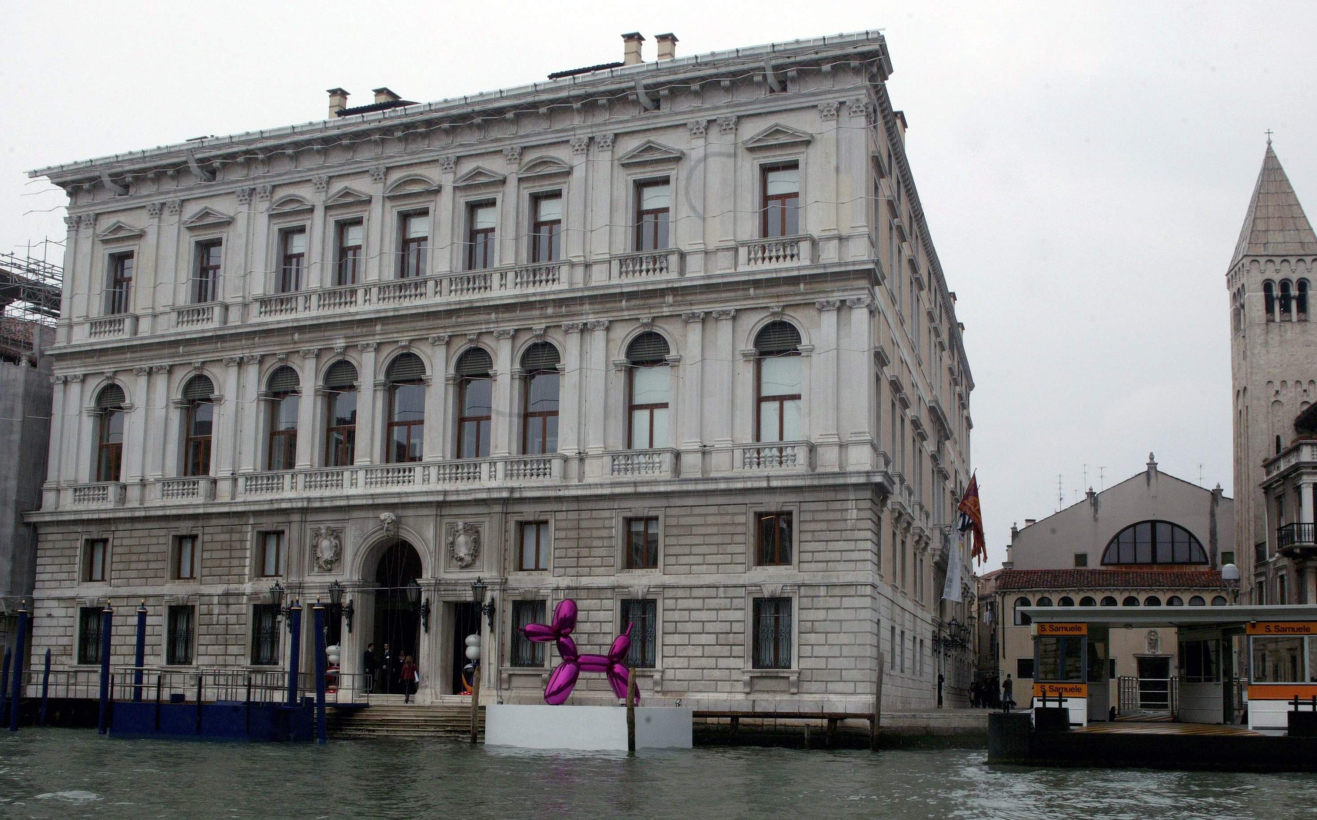 Palazzo Grassi, &delta;ό&gamma;&eta;&delta;&epsilon;&sigmaf; &kappa;&alpha;&iota; &epsilon;&pi;ί&sigma;&kappa;&epsilon;&psi;&eta; &sigma;&tau;&eta; Citronne