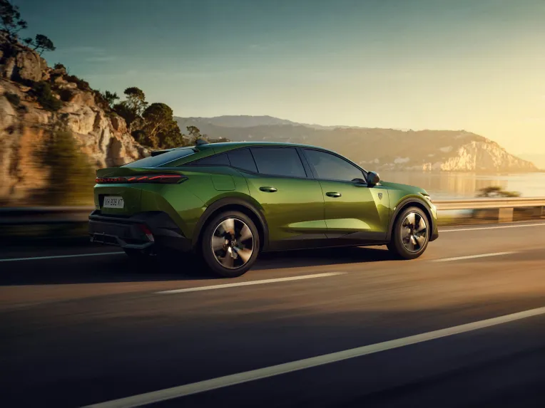 Ανανέωση για το Peugeot 408