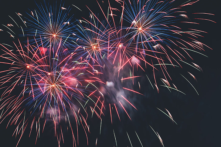 Iταλία:Πρωτοχρονιά με δεκάδες τραυματίες και επεμβάσεις της Πυροσβεστικής λόγω παράνομων κροτίδων