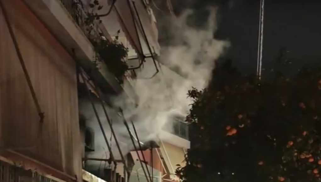 Κάηκε ολοσχερώς διαμέρισμα στο Χαλάνδρι – Απεγκλώβισαν άνδρα οι πυροσβέστες