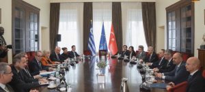 Ελλάδα και Τουρκία ξανά στο τραπέζι: Σε εξέλιξη η 5η Συνάντηση Πολιτικού Διαλόγου στην Αθήνα