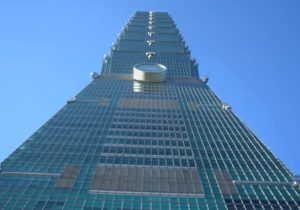 Netflix – Skyscraper Live: Αναβολή στην αδρεναλίνη – Η νέα ημερομηνία και ώρα του ακραίου πρότζεκτ