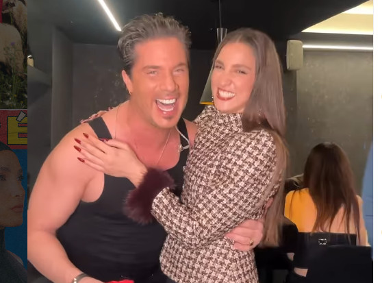 Ο Νίκος Οικονομόπουλος χορεύει “Parea” με την Evangelia!