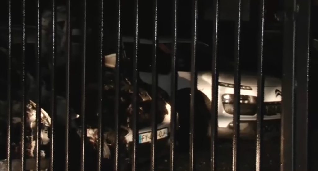 Θεσσαλονίκη: Φωτιά σε μάντρα αυτοκινήτων στον Εύοσμο – Ζημιές σε δύο οχήματα (video)