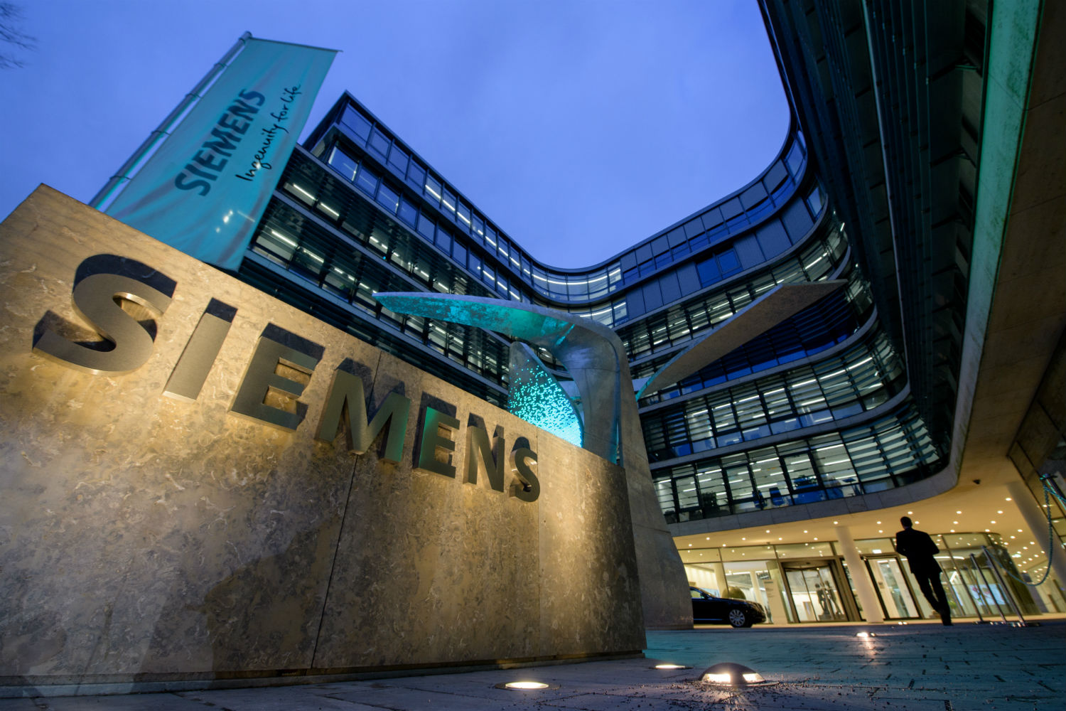 Siemens: &Tau;&omicron; &pi;&iota;&omicron; &pi;&omicron;&lambda;ύ&tau;&iota;&mu;&omicron; &pi;&epsilon;&rho;&iota;&omicron;&upsilon;&sigma;&iota;&alpha;&kappa;ό &sigma;&tau;&omicron;&iota;&chi;&epsilon;ί&omicron; &tau;&eta;&sigmaf; &Gamma;&epsilon;&rho;&mu;&alpha;&nu;ί&alpha;&sigmaf;