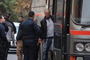 Αναβλήθηκε η δίκη του πρώην αστυνομικού της Βουλής και της συζύγου του για κακοποίηση των παιδιών τους