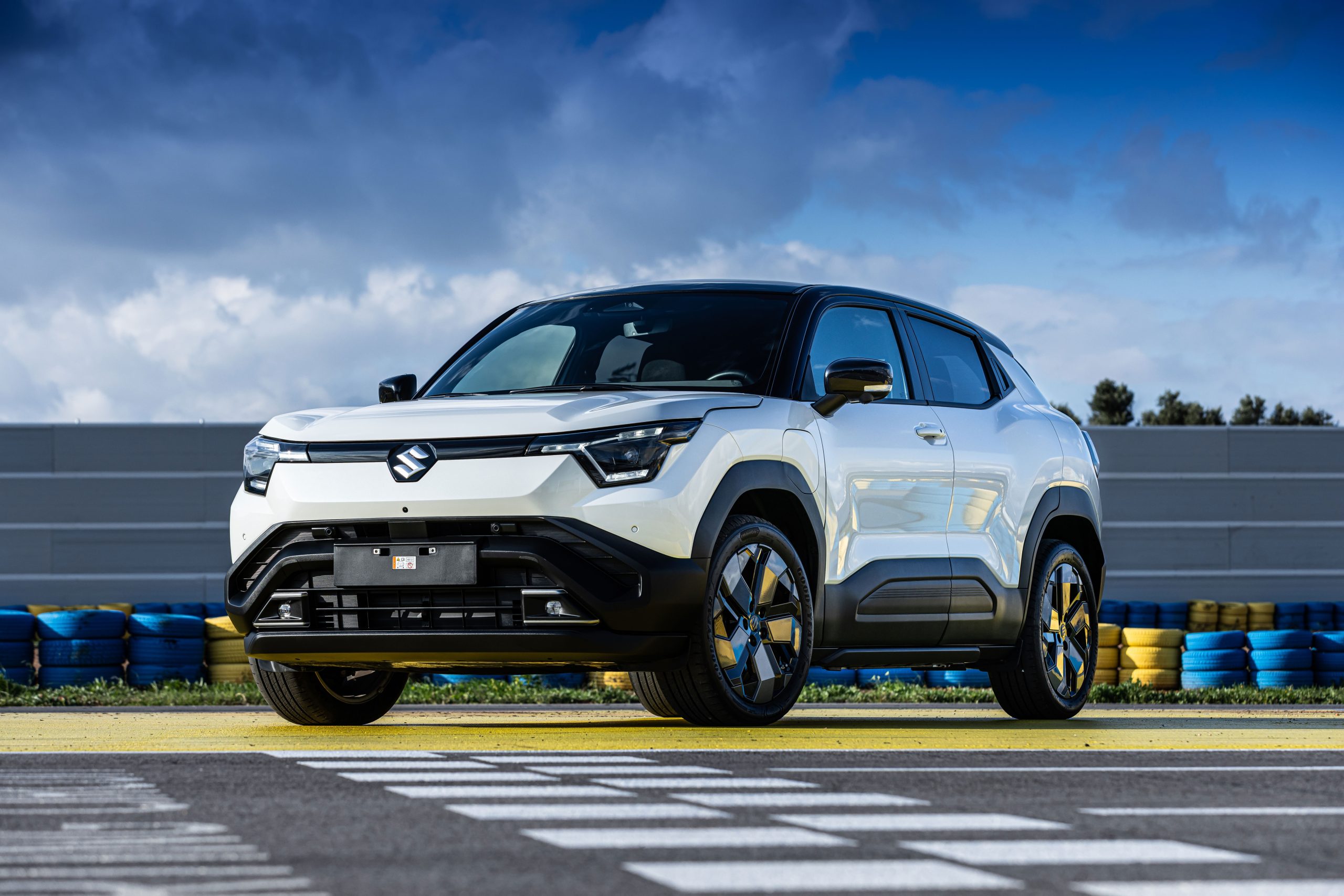 &Pi;ό&sigma;&omicron; &kappa;&omicron;&sigma;&tau;ί&zeta;&epsilon;&iota; &sigma;&tau;&eta;&nu; &Epsilon;&lambda;&lambda;ά&delta;&alpha; &tau;&omicron; &eta;&lambda;&epsilon;&kappa;&tau;&rho;&iota;&kappa;ό Suzuki e-Vitara