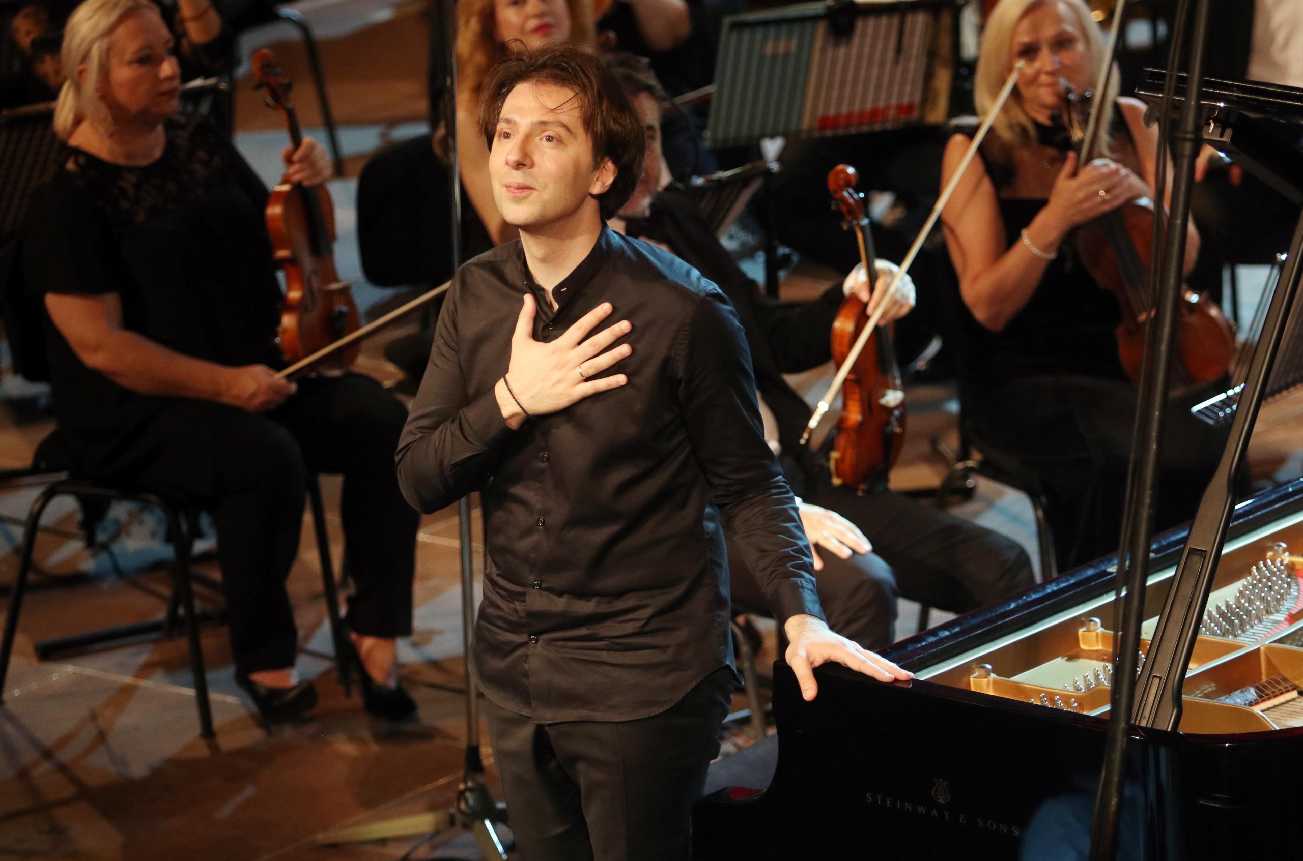 &Rho;&omicron;&mu;&alpha;&nu;&tau;&iota;&sigma;&mu;ό&sigmaf;, &sigma;ύ&gamma;&chi;&rho;&omicron;&nu;&omicron;&iota; &sigma;&upsilon;&nu;&theta;έ&tau;&epsilon;&sigmaf;, &mu;&omicron;&upsilon;&sigma;&iota;&kappa;έ&sigmaf; &tau;&omicron;&upsilon; &kappa;ό&sigma;&mu;&omicron;&upsilon;