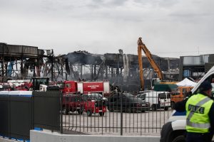 «Βιολάντα»: Ψάχνουν στα αποκαΐδια τι ανατίναξε το εργοστάσιο – Τι προκύπτει από τις καταθέσεις