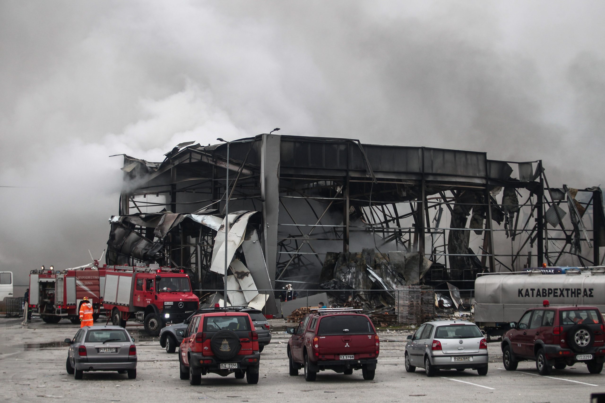 &Alpha;&nu;&epsilon;ί&pi;&omega;&tau;&eta; &tau;&rho;&alpha;&gamma;&omega;&delta;ί&alpha; &sigma;&tau;&alpha; &Tau;&rho;ί&kappa;&alpha;&lambda;&alpha;: &laquo;Έ&chi;&epsilon;&iota; &iota;&sigma;&omicron;&pi;&epsilon;&delta;&omega;&theta;&epsilon;ί &eta; &mu;ί&alpha; &pi;&tau;έ&rho;&upsilon;&gamma;&alpha; &tau;&omicron;&upsilon; &epsilon;&rho;&gamma;&omicron;&sigma;&tau;&alpha;&sigma;ί&omicron;&upsilon; &ndash; &Eta; έ&kappa;&rho;&eta;&xi;&eta; &alpha;&kappa;&omicron;ύ&sigma;&tau;&eta;&kappa;&epsilon; &sigma;&epsilon; ό&lambda;&eta; &tau;&eta;&nu; &pi;ό&lambda;&eta;&raquo;