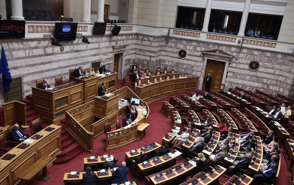 Η χλεύη περιμένει στη γωνία