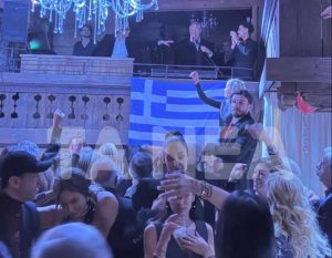 Η Ελλάδα λάμπει στις Άλπεις: Το Πρωτοχρονιάτικο Greek Party που έκανε το Gstaad να «χορεύει» – Φωτογραφίες και βίντεο