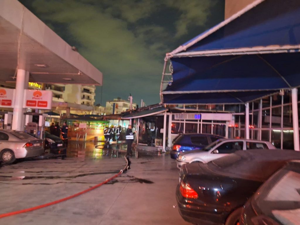 Φωτιά σε κλειστό βενζινάδικο στα Κάτω Πατήσια – Δεν υπάρχουν τραυματίες