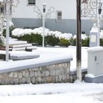 Καιρός: «Πολικές φωτοβολίδες» φέρνουν χιόνια ακόμα και στην Αττική – Διαδοχικά κύματα βάζουν «στον πάγο» την χώρα