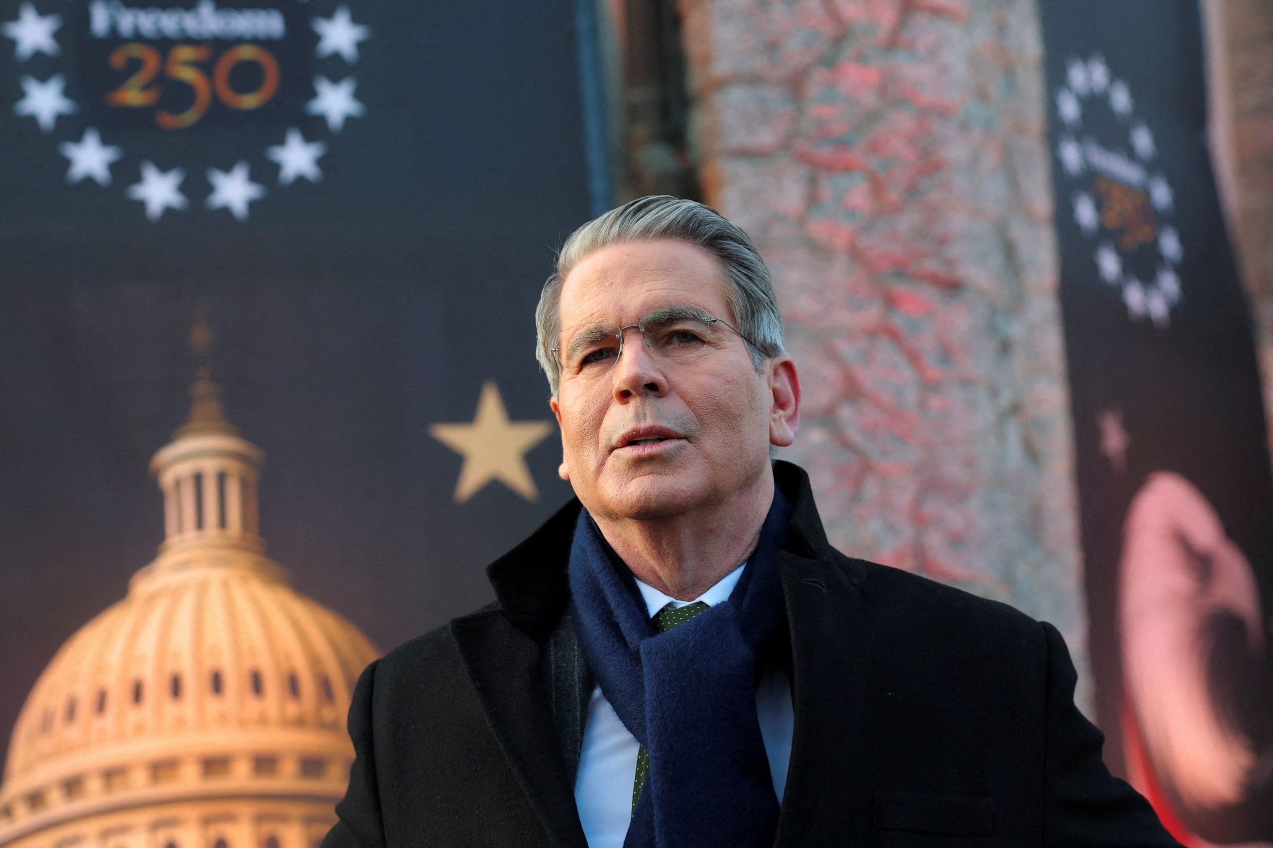 &Mu;&pi;έ&sigma;&epsilon;&nu;&tau;: &Alpha;&pi;&omicron;&gamma;&omicron;&eta;&tau;&epsilon;&upsilon;&mu;έ&nu;&omicron;&sigmaf; &alpha;&pi;ό &tau;&omicron;&upsilon;&sigmaf; &Epsilon;&upsilon;&rho;&omega;&pi;&alpha;ί&omicron;&upsilon;&sigmaf; &lambda;ό&gamma;&omega; &tau;&eta;&sigmaf; &epsilon;&mu;&pi;&omicron;&rho;&iota;&kappa;ή&sigmaf; &sigma;&upsilon;&mu;&phi;&omega;&nu;ί&alpha;&sigmaf; &mu;&epsilon; &tau;&eta;&nu; &Iota;&nu;&delta;ί&alpha;