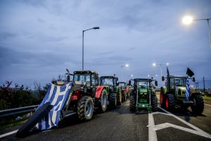 Φωνές στα μπλόκα για κλιμάκωση: Τι λένε κυβερνητικές πηγές για συνάντηση με Μητσοτάκη