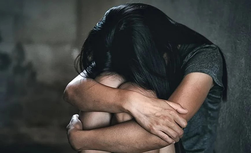 Μεσαρά: «Ο πατέρας μας βίαζε τις αδελφές μου, η μητέρα μου τα ήξερε όλα» – Η ανατριχιαστική μαρτυρία του αδελφού