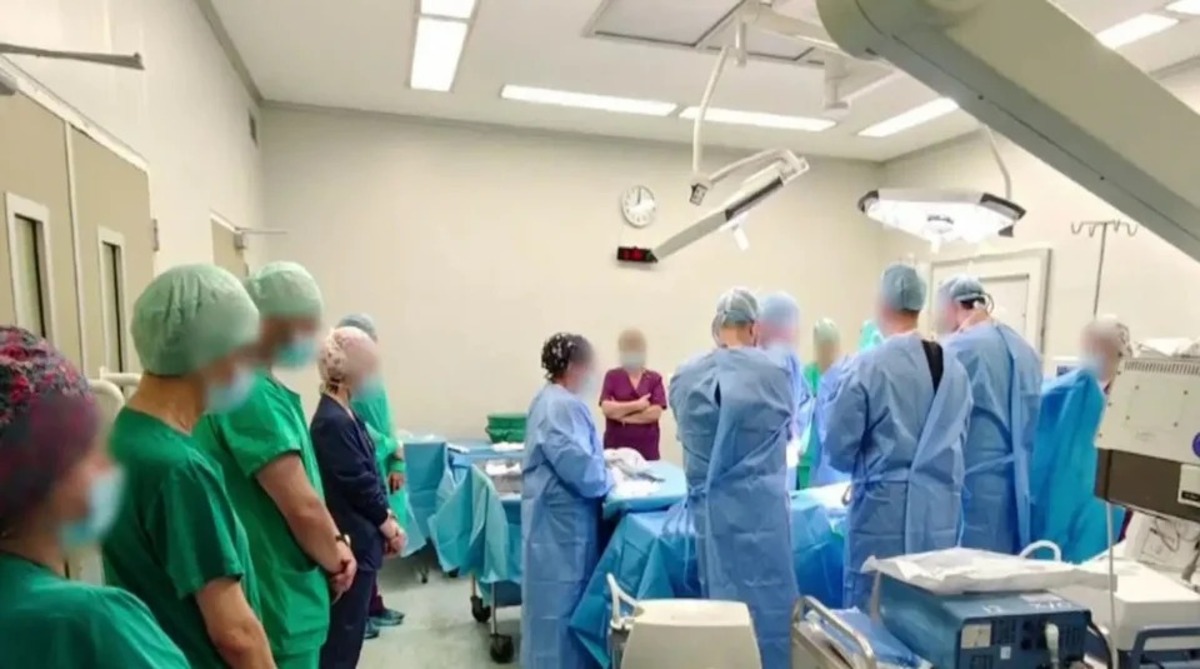 &Gamma;&epsilon;&nu;&nu;&alpha;ί&alpha; &mu;&eta;&tau;έ&rho;&alpha; &delta;ώ&rho;&iota;&sigma;&epsilon; &tau;&alpha; ό&rho;&gamma;&alpha;&nu;&alpha; &tau;&omicron;&upsilon; &gamma;&iota;&omicron;&upsilon; &tau;&eta;&sigmaf; &pi;&omicron;&upsilon; &tau;&omicron;&nu; &chi;&tau;ύ&pi;&eta;&sigma;&epsilon; &alpha;&upsilon;&tau;&omicron;&kappa;ί&nu;&eta;&tau;&omicron;: &Epsilon;ί&chi;&epsilon; &chi;ά&sigma;&epsilon;&iota; &pi;&rho;ό&sigma;&phi;&alpha;&tau;&alpha; &kappa;&alpha;&iota; &tau;&omicron;&nu; &sigma;ύ&zeta;&upsilon;&gamma;ό &tau;&eta;&sigmaf;