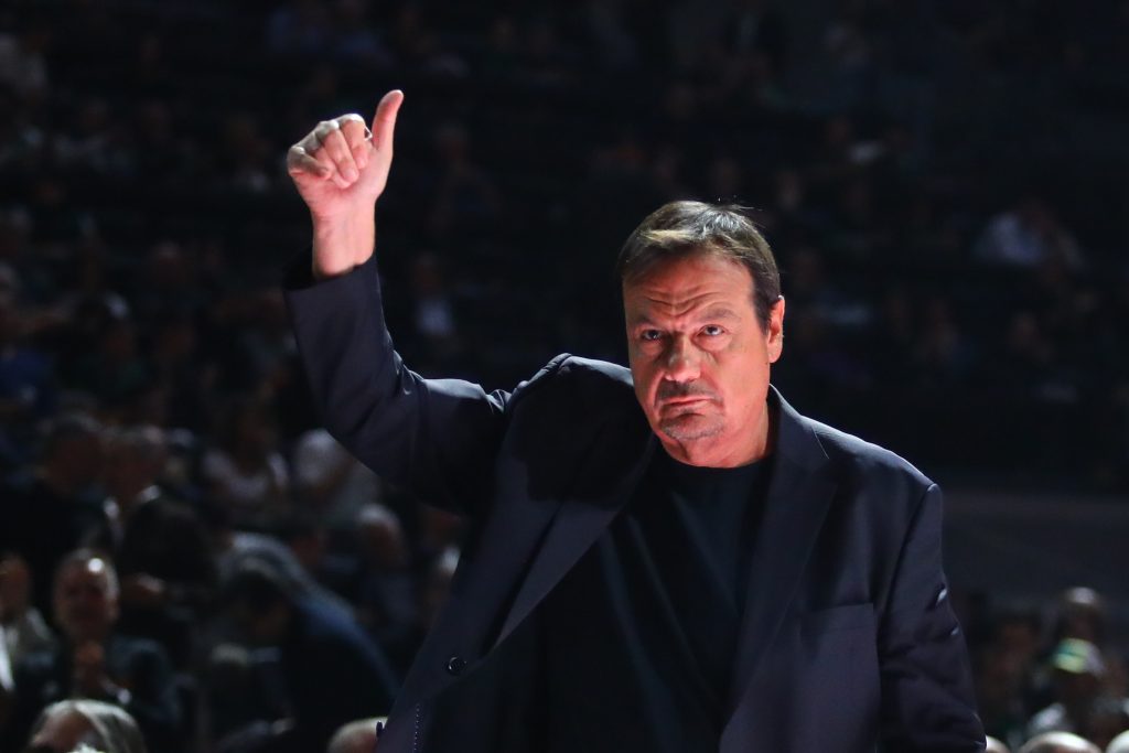 Ο Άταμάν «πείραξε» τους διαιτητές: Ζήτησε challenge για αντιαθλητικό φάουλ του Σλούκα (vid)