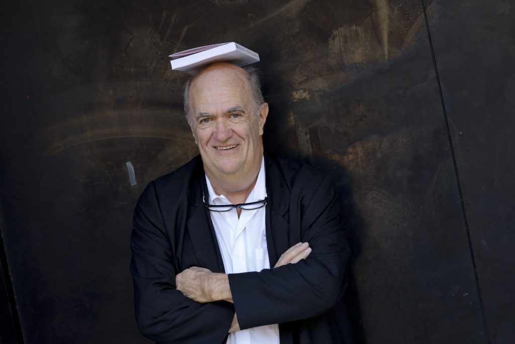 Κολμ Τομπίν: «Το συναίσθημα πρέπει να αποκαλύπτεται ανάμεσα στις λέξεις»