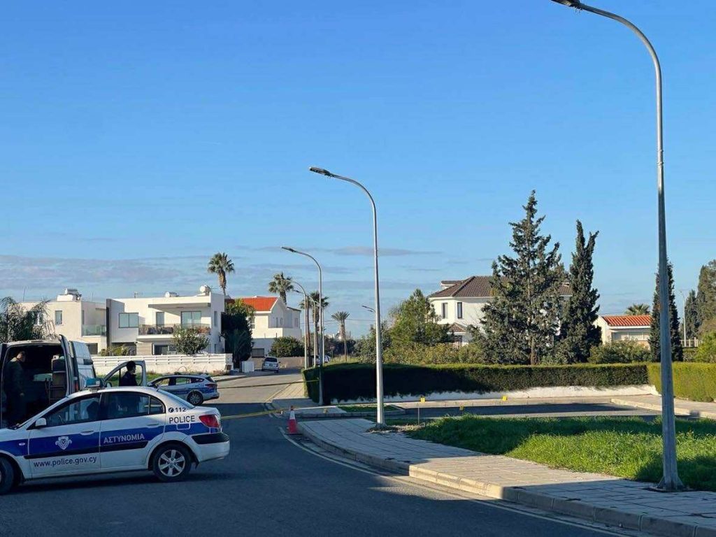 Μαχαίρωσε τον σύντροφο της πρώην του και μετά τον πήγε στο… νοσοκομείο